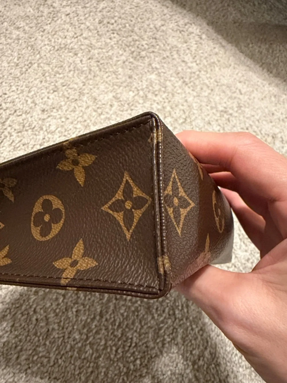 Louis Vuitton Monogram toiletry pouch 19 - Picture 6 of 10